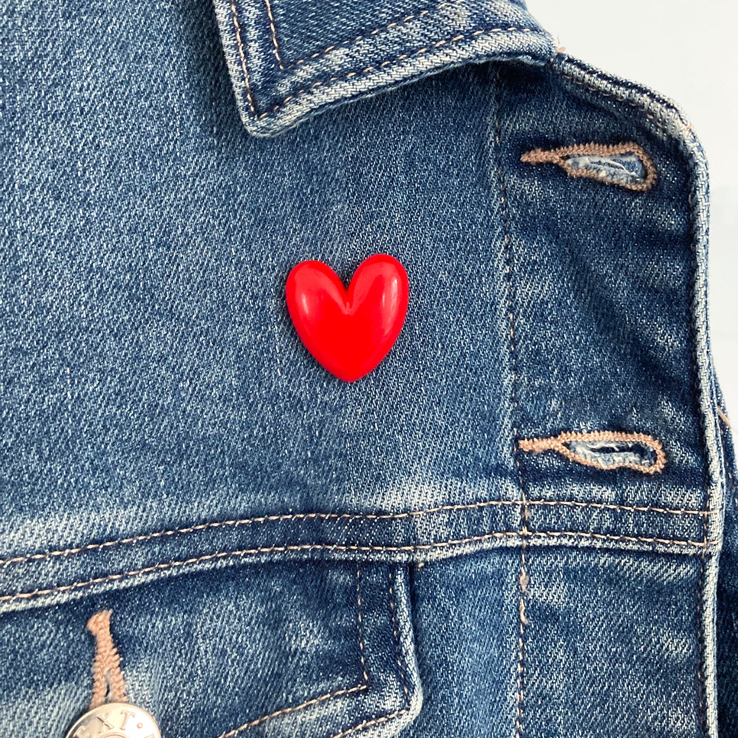 Handmade red heart resin pin brooch. Perfect Valentine's Day gift, anniversary token, or romantic accessory. Cute couple charm. Handcrafted with love in UK.